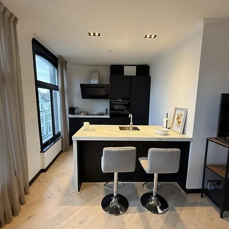 Central Amsterdam 2Br Penthouse With Balcony Near Van Gogh Museum *