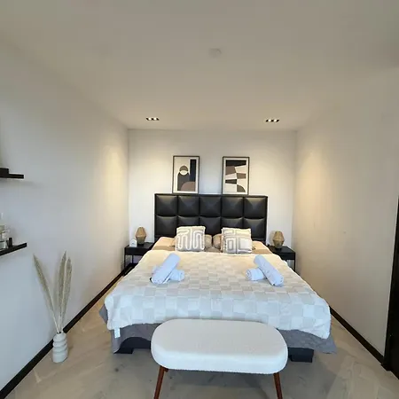 Central Amsterdam 2Br Penthouse With Balcony Near Van Gogh Museum * Amsterdam