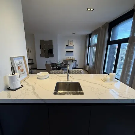 Central Amsterdam 2Br Penthouse With Balcony Near Van Gogh Museum Appartamento *