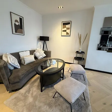 アパート Central Amsterdam 2Br Penthouse With Balcony Near Van Gogh Museum アムステルダム